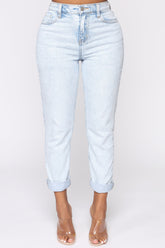 I Got It From My Mama Jeans - Light Blue Wash Ins Street